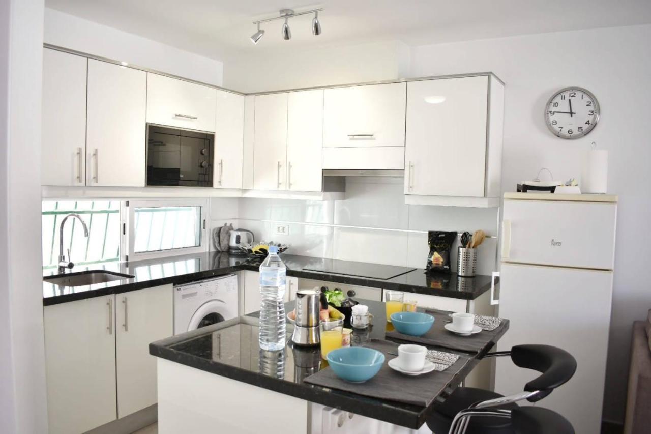 Margherita'S Apartment San Eugenio Costa Adeje Bagian luar foto